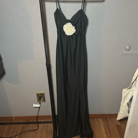 Flower dress - Picture 1 of 5